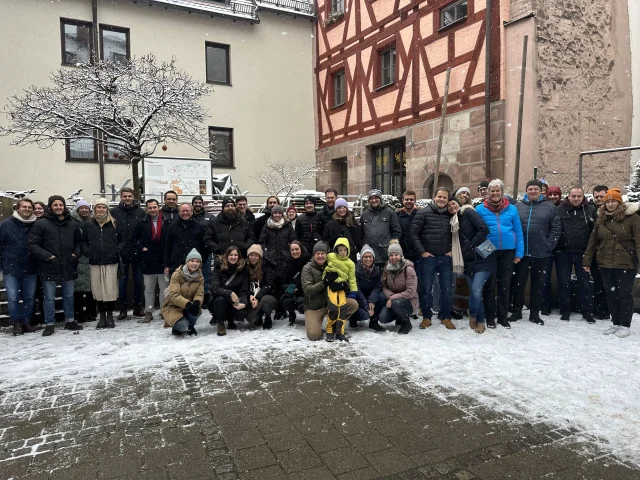 Gruppenfoto bei winterlichem Spaziergang